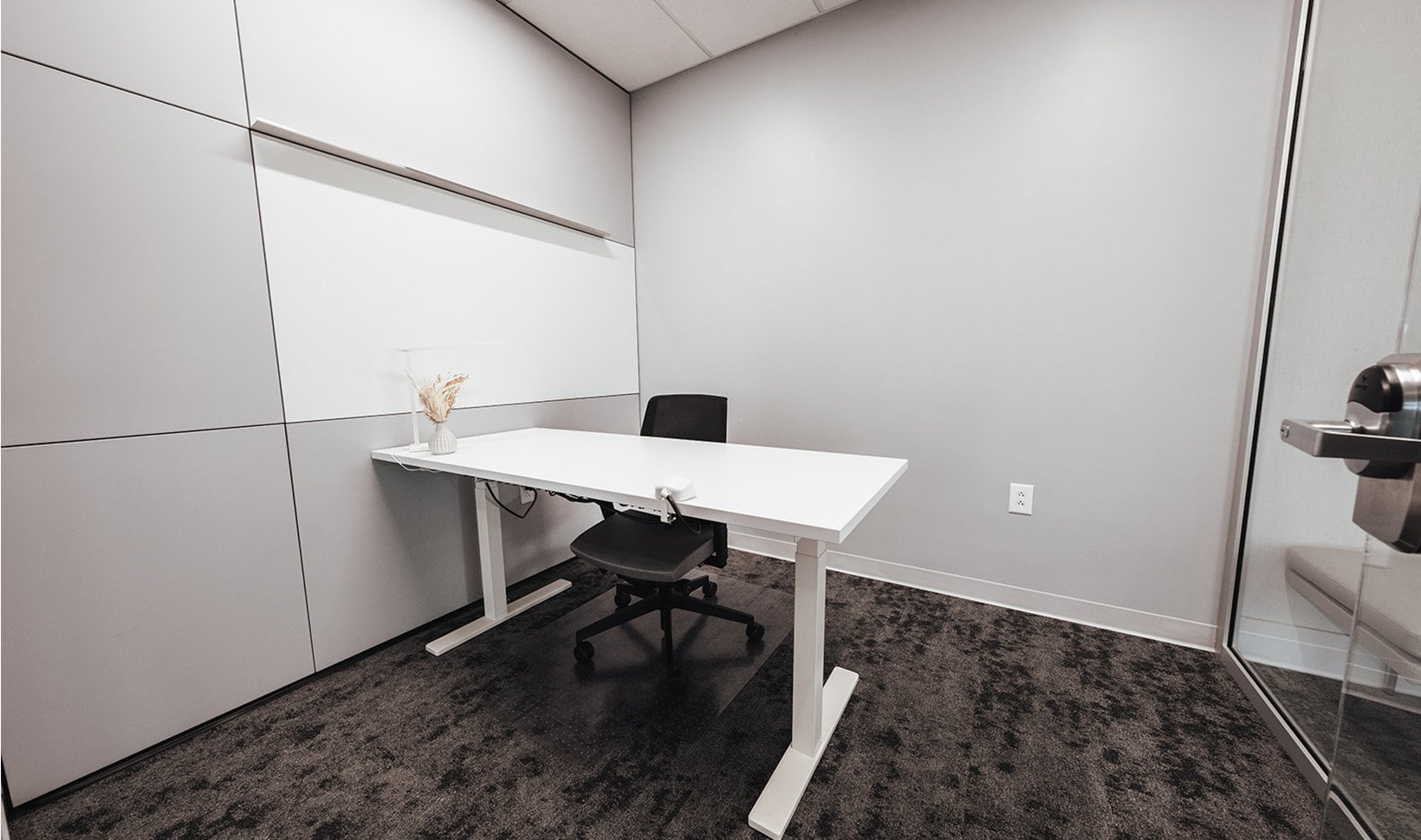 Single Office Interior